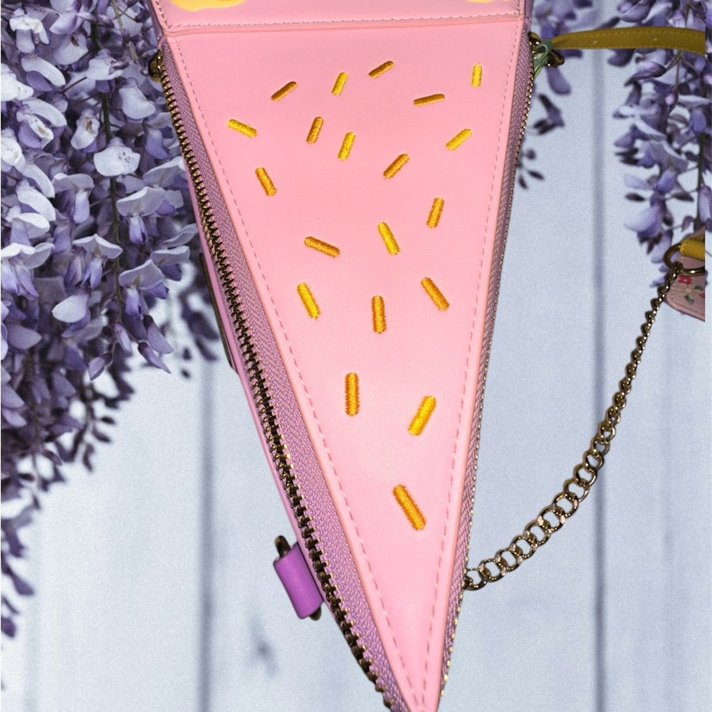 Disney Loungefly Tangled Cake bag and Card holder - Picture 6 of 7